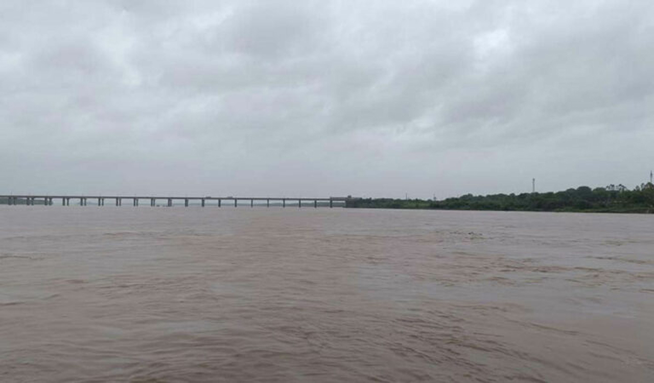 Telangana clears stand on Godavari diversion-Telangana Today