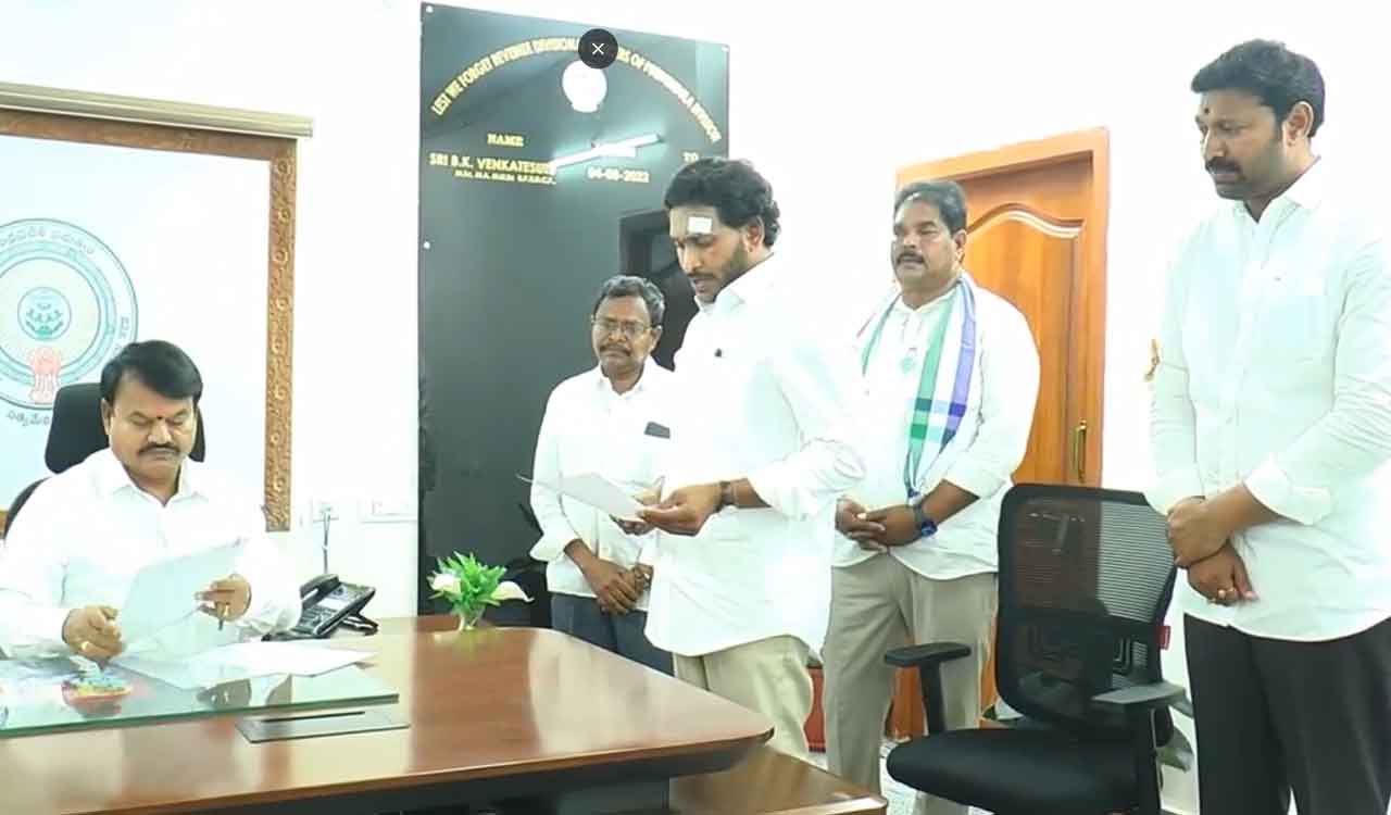 Jagan Mohan Reddy files nomination for Pulivendula seat in Andhra Pradesh-Telangana Today