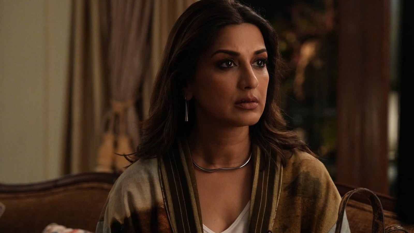 The Broken News season 2 review: Sonali Bendre is the beating heart of this captivating, incongruous newsroom drama | Web Series - Hindustan Times