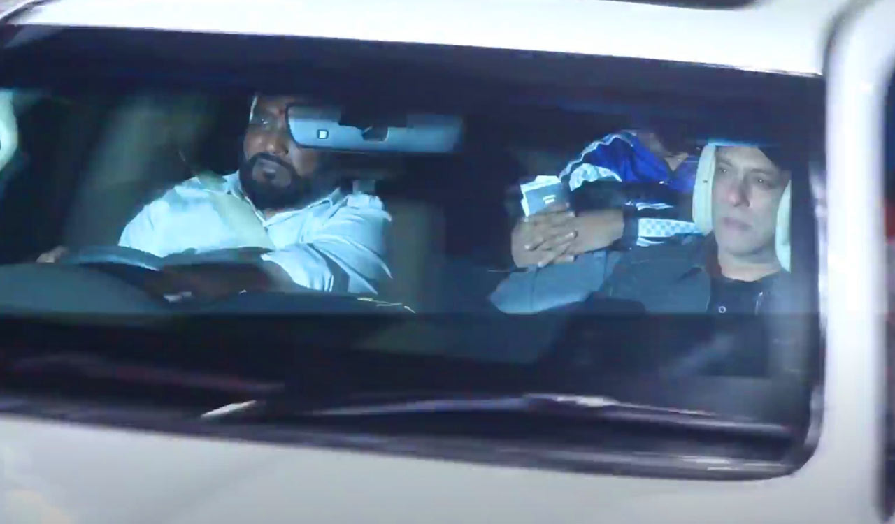 Salman Khan returns to Mumbai with tight security-Telangana Today