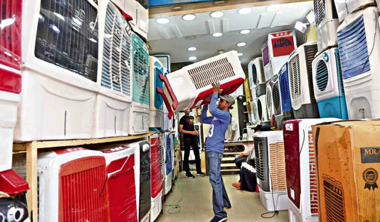 Hot weather pushes up power demand in GHMC-Telangana Today