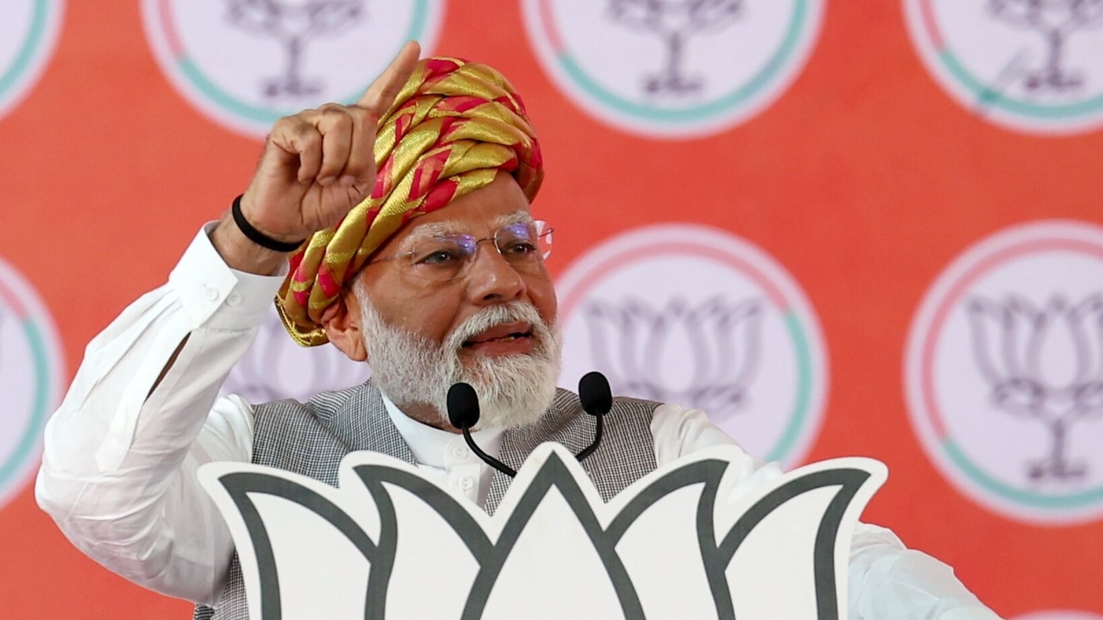 Narendra Modi takes ‘don’t run' jibe at Rahul Gandhi over Rae Bareli nomination | Latest News India - Hindustan Times